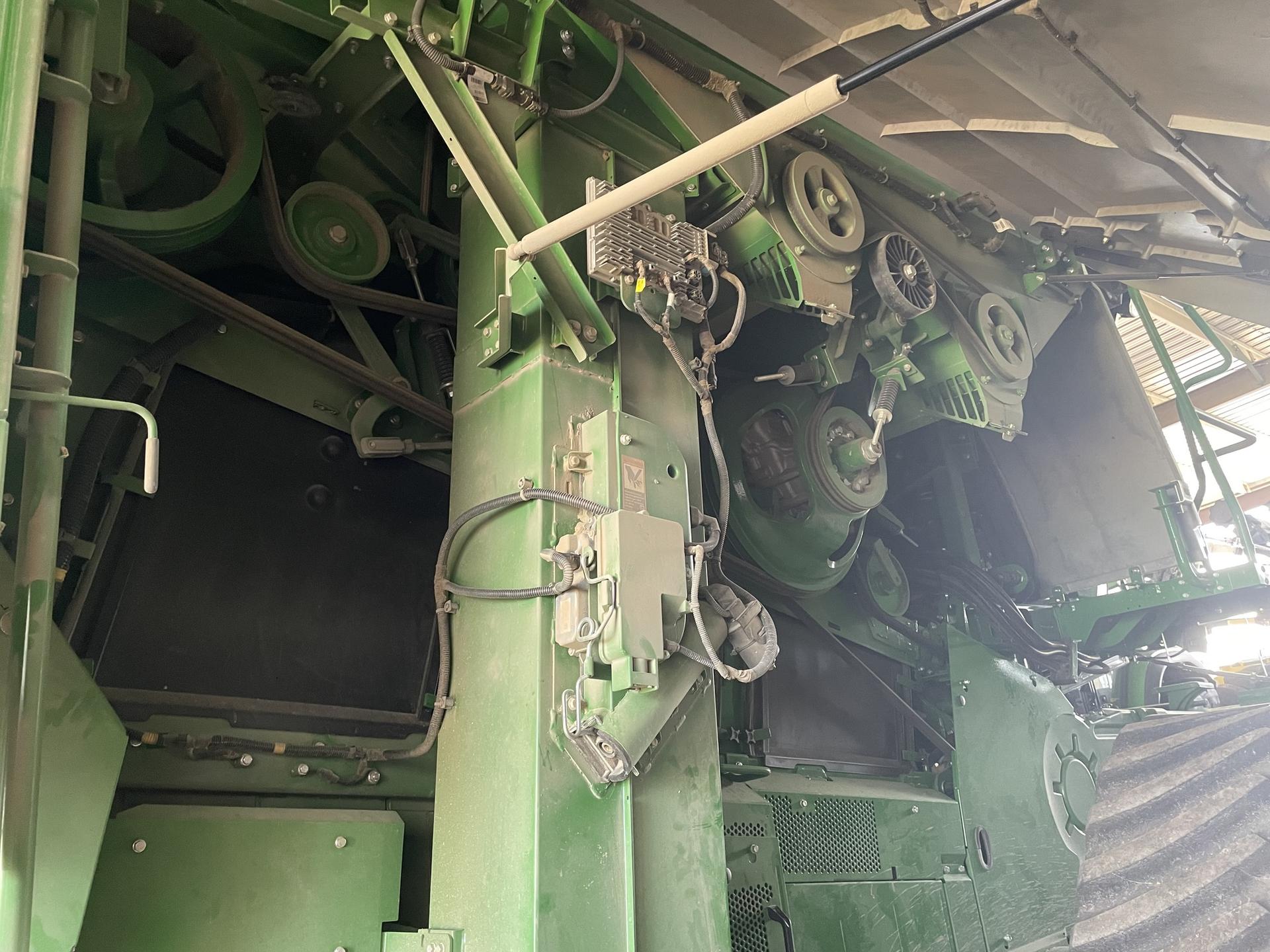 2022 John Deere X9 1000 Image