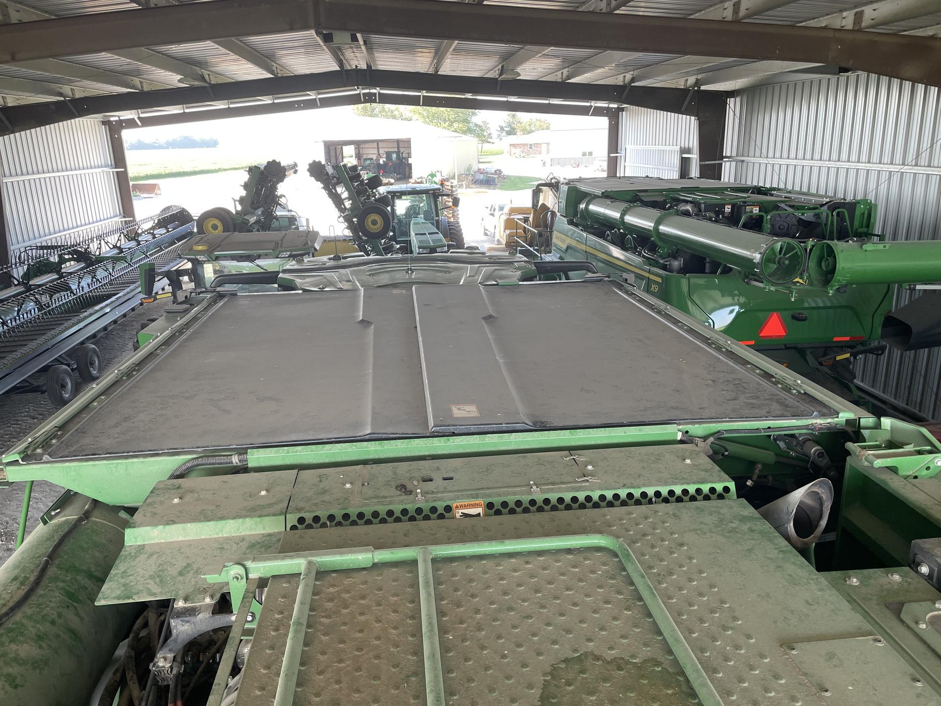 2022 John Deere X9 1000 Image