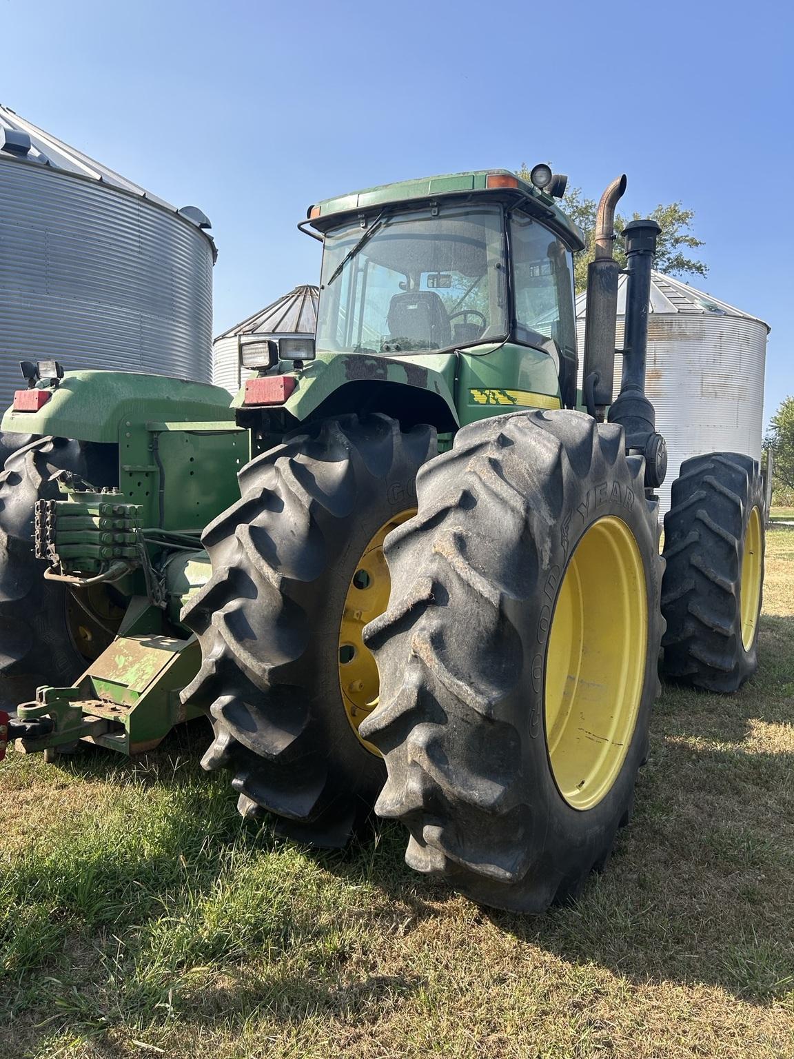 1998 John Deere 9200 Image