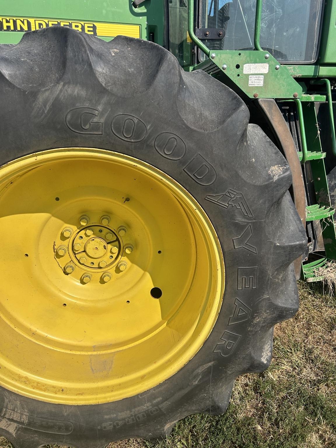 1998 John Deere 9200 Image