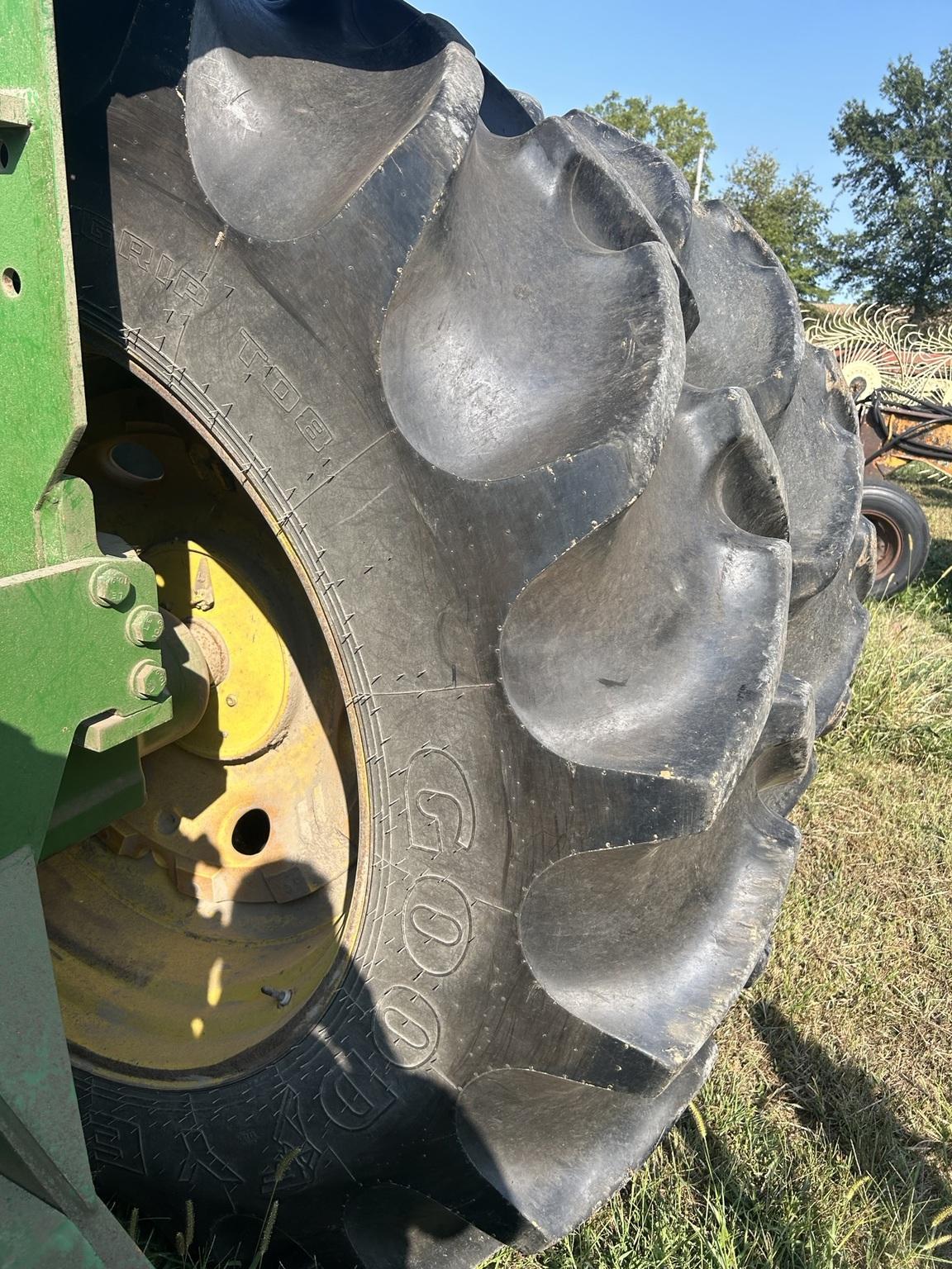 1998 John Deere 9200 Image