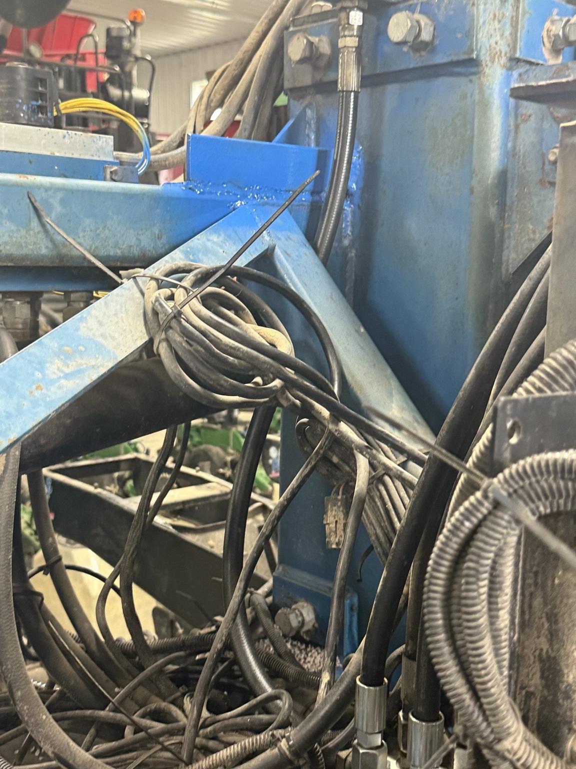1994 Kinze 2600 Image