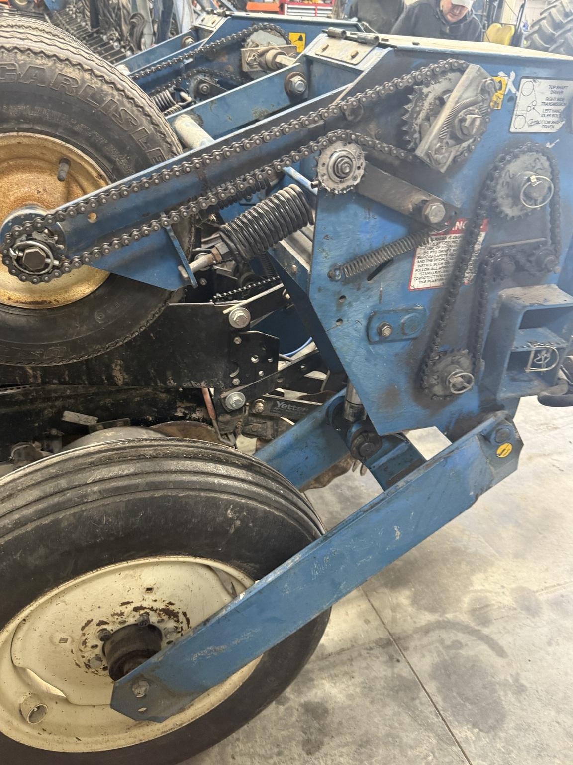 1994 Kinze 2600 Image