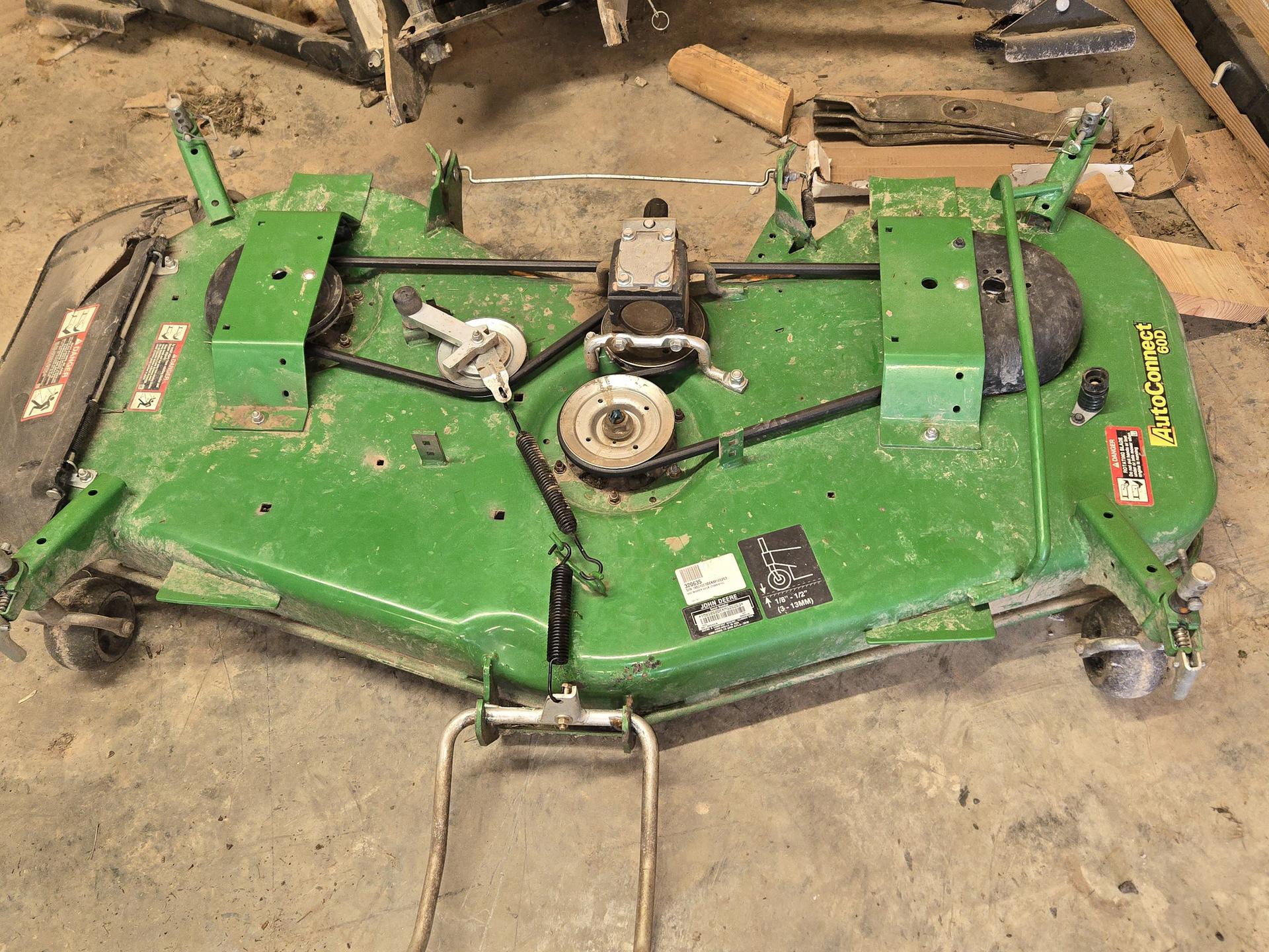 2013 John Deere 1025R Image