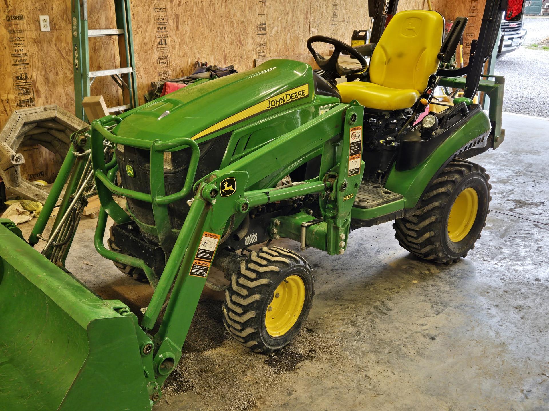 2013 John Deere 1025R Image