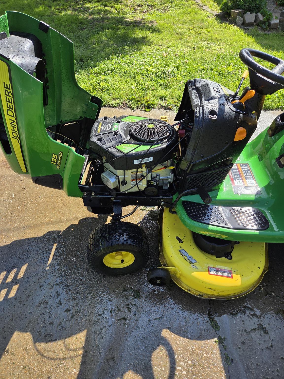 2006 John Deere 135 Image