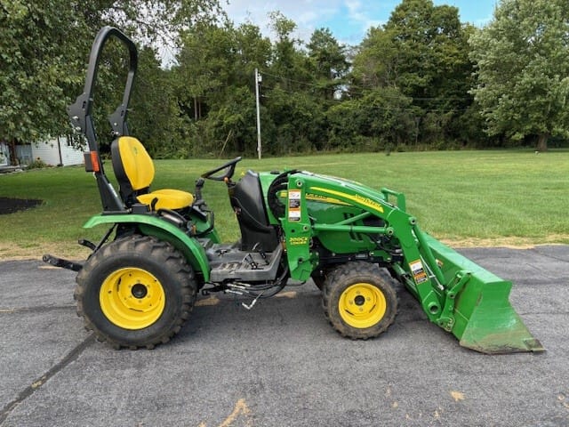 2008 John Deere 2320 Image