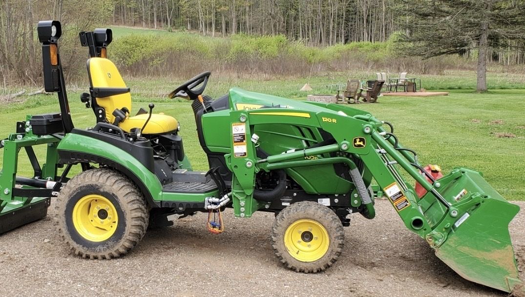 2022 John Deere 1025R Image