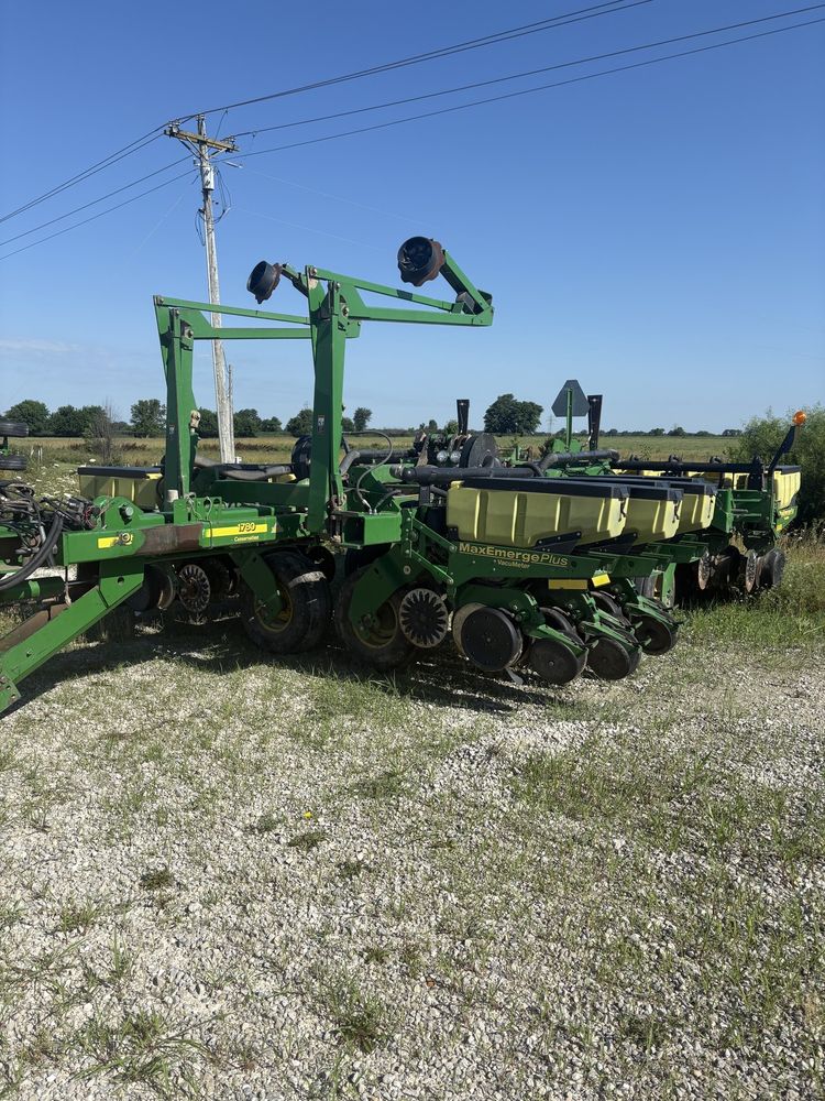 2002 John Deere 1780 Image