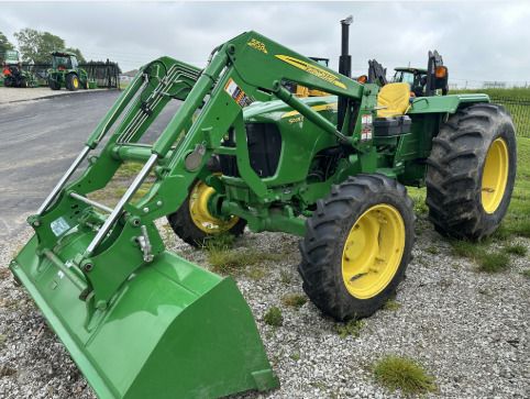 2013 John Deere 5065E Image