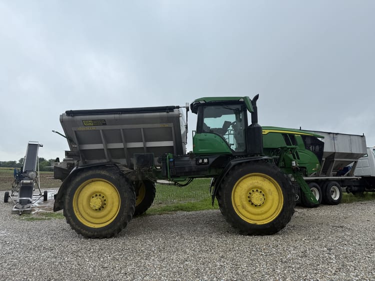 2022 John Deere 600R Image