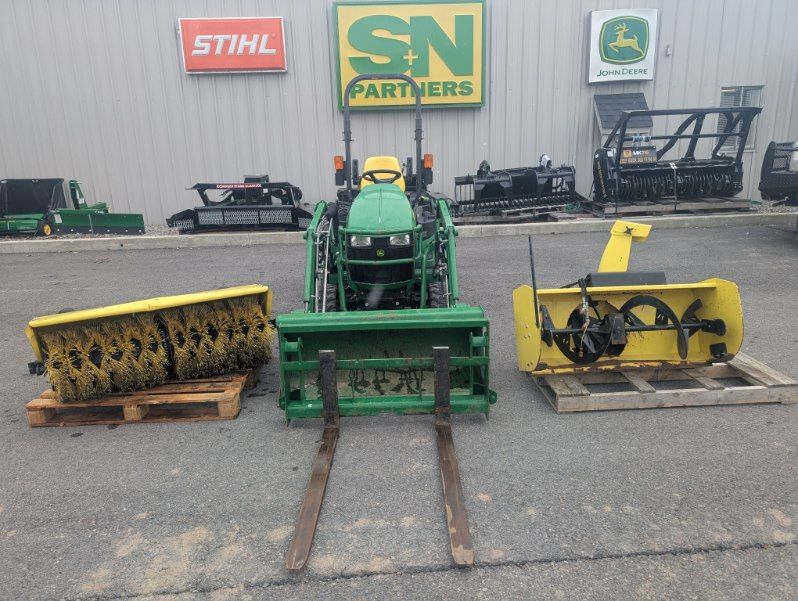 2015 John Deere 1025R Image