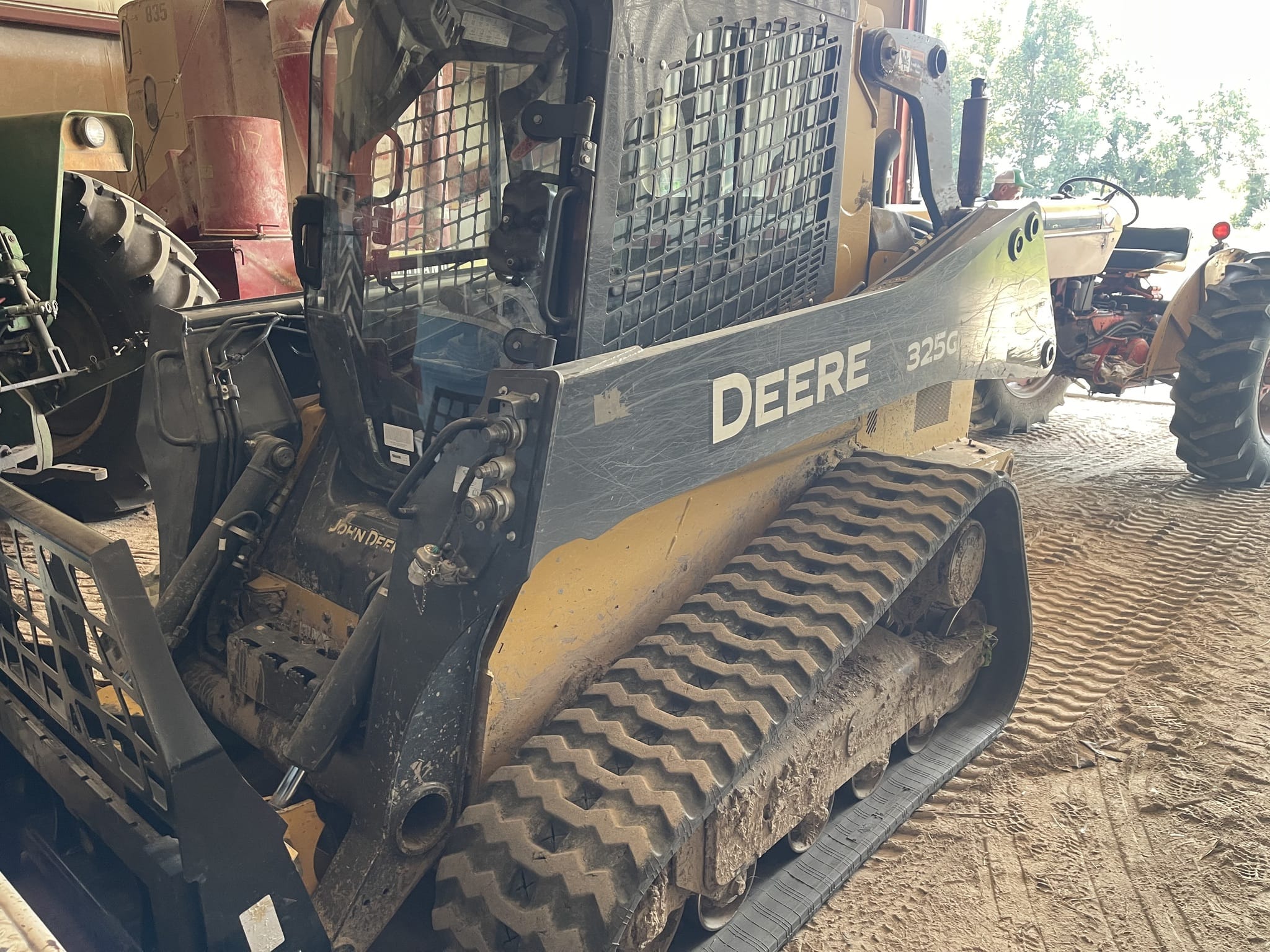 2019 John Deere 325G Image