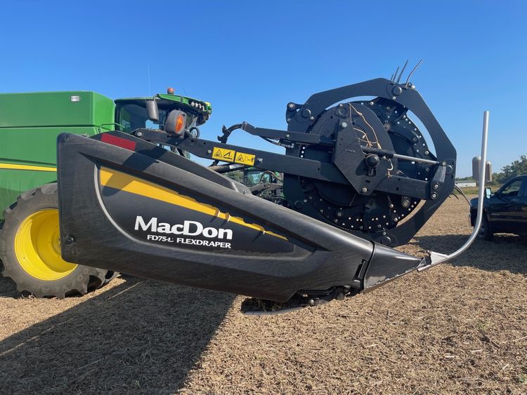 2017 MacDon FD75-45 Image