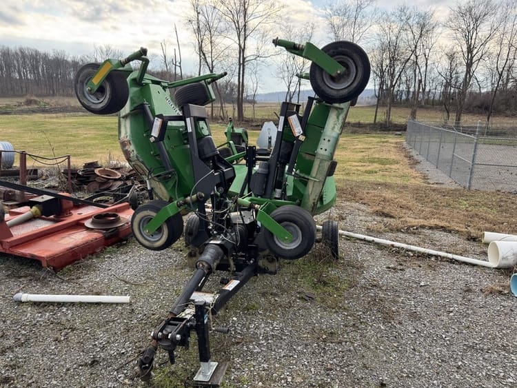 2011 Frontier FM1015R Image