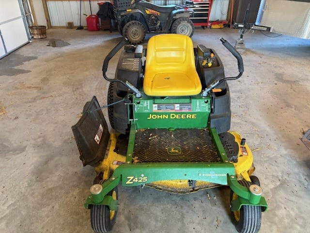 2015 John Deere Z425 Image