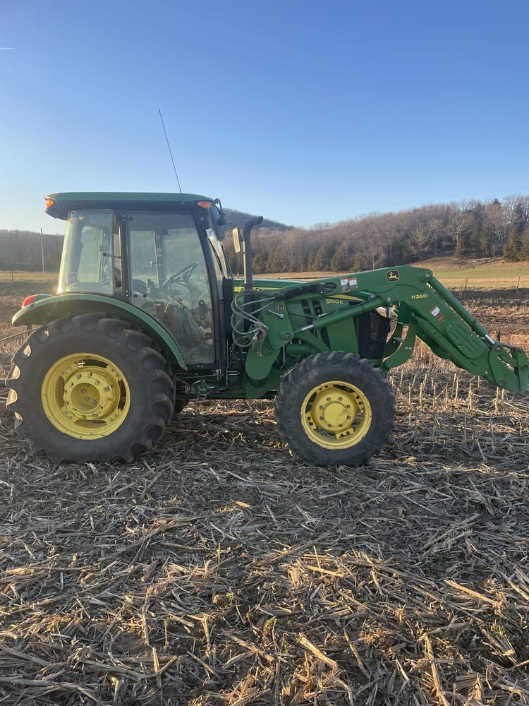 2015 John Deere 5100E Image