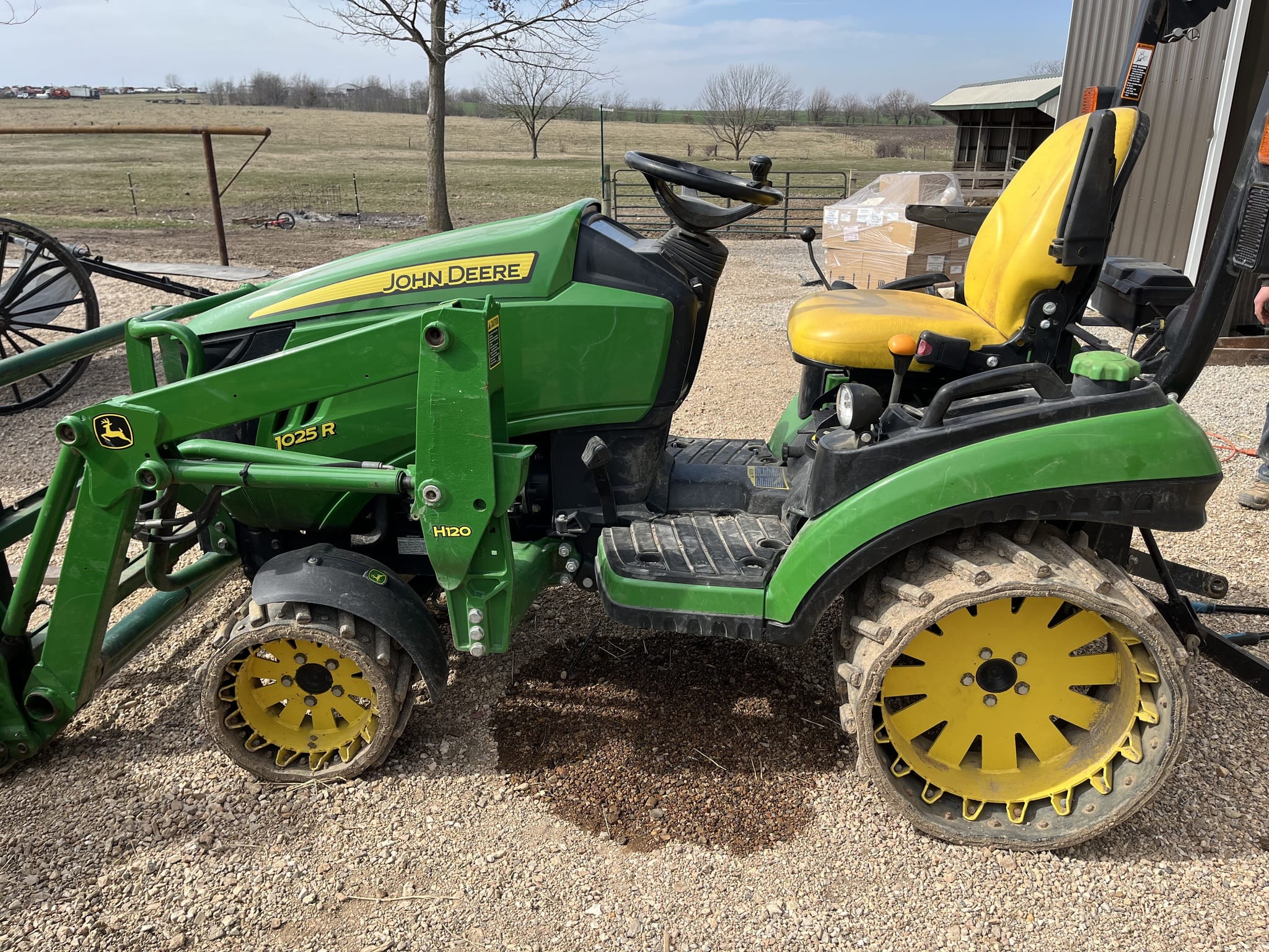 2016 John Deere 1025R Image
