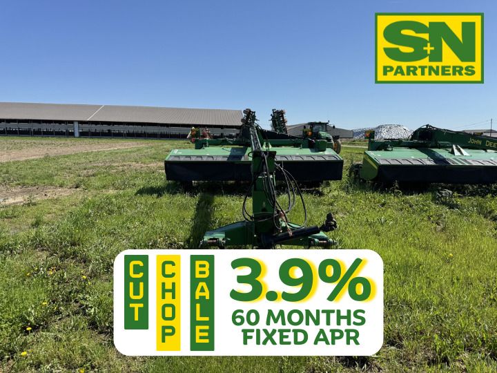 2016 John Deere 956 Image
