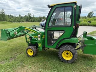 2008 John Deere 2305 Image
