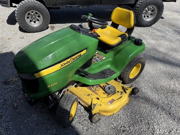 2011 John Deere X320 Image