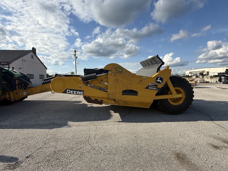 2024 John Deere 2412D E Image