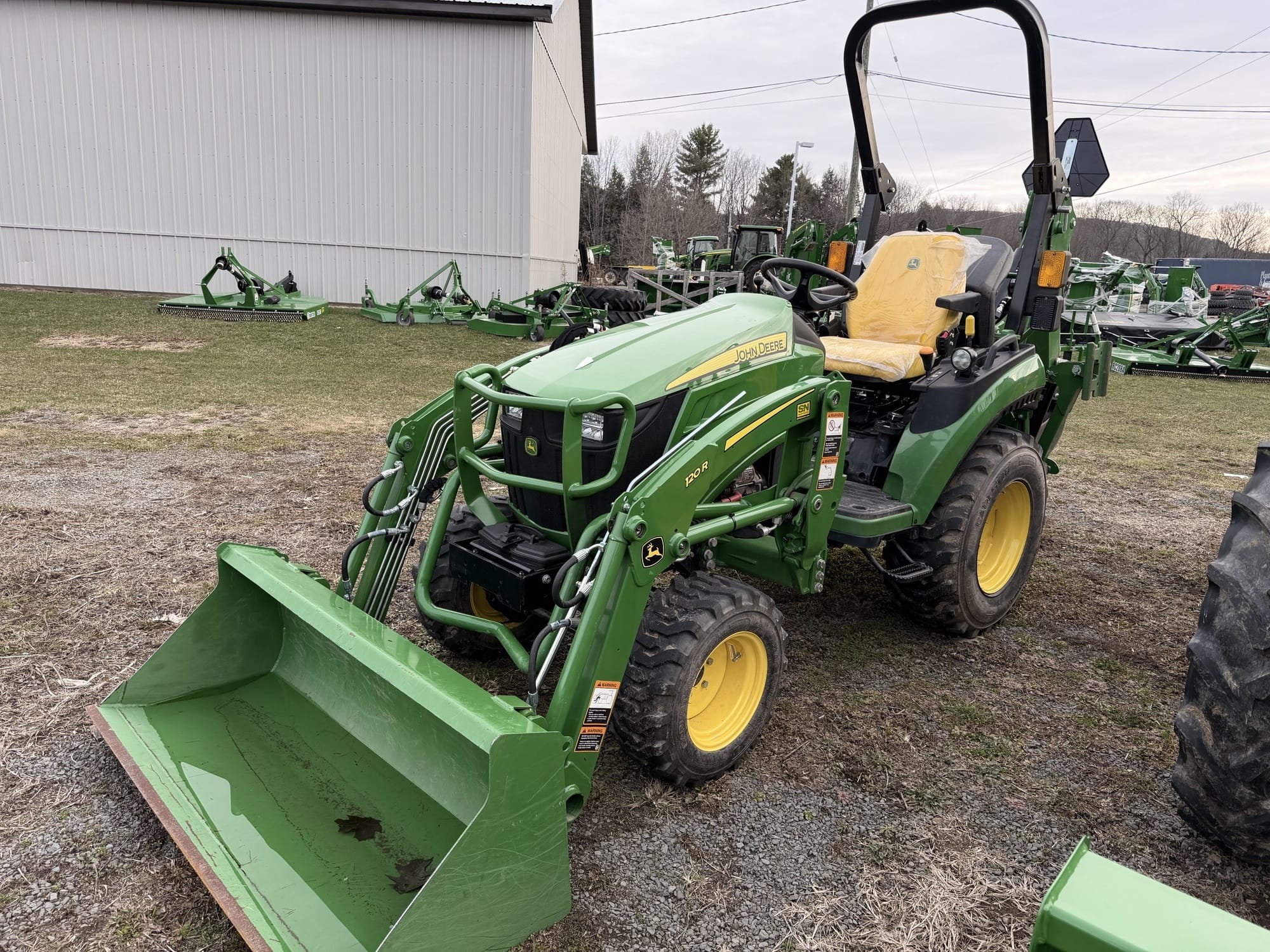 2024 John Deere 2025R Image