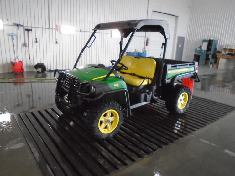 2015 John Deere XUV 825i Power Steering Image