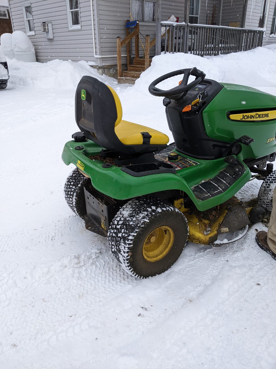 2008 John Deere X300 Image