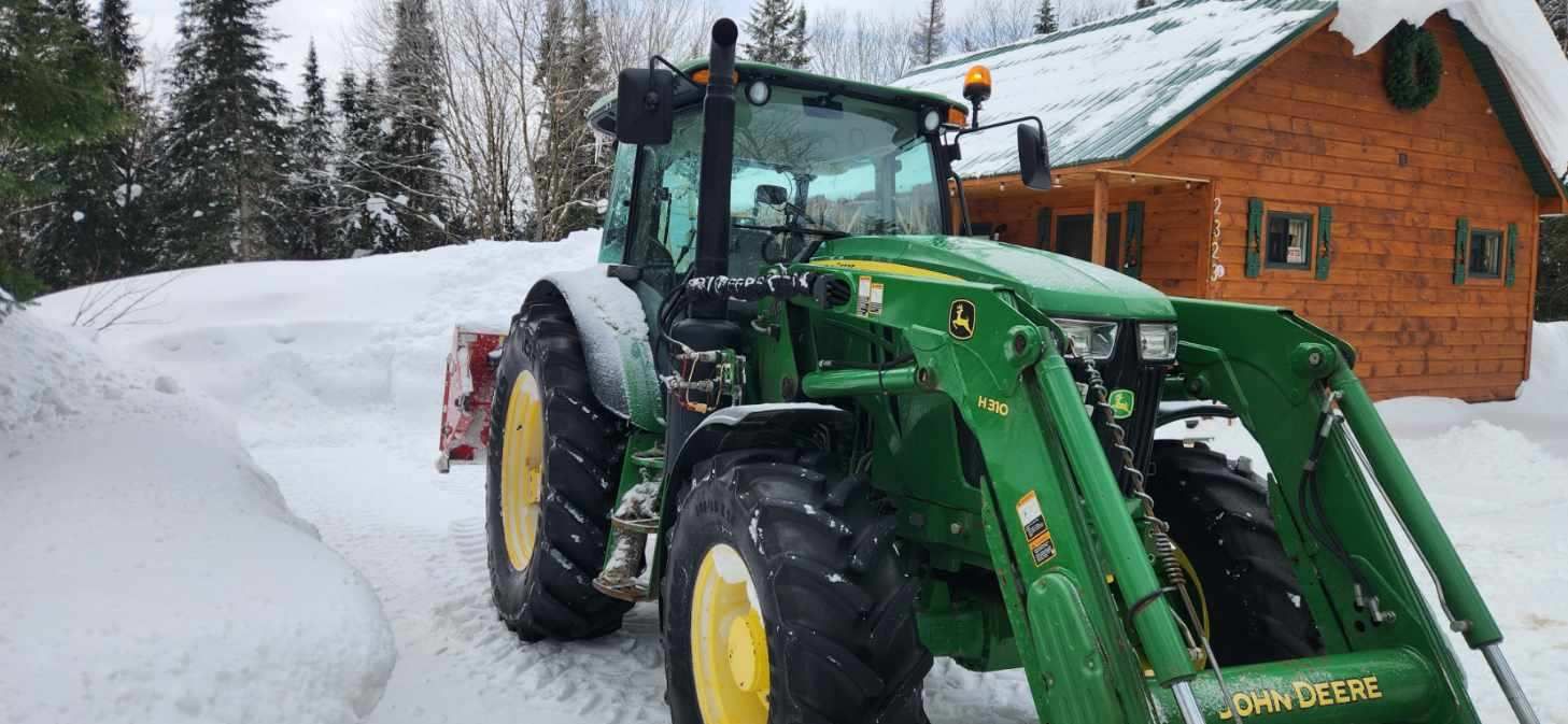 2016 John Deere 6120E Image