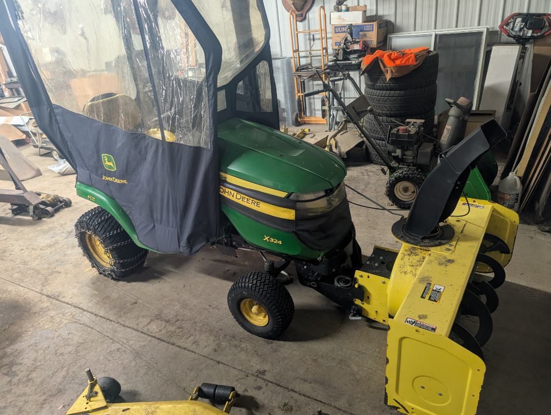 2015 John Deere X324 Image