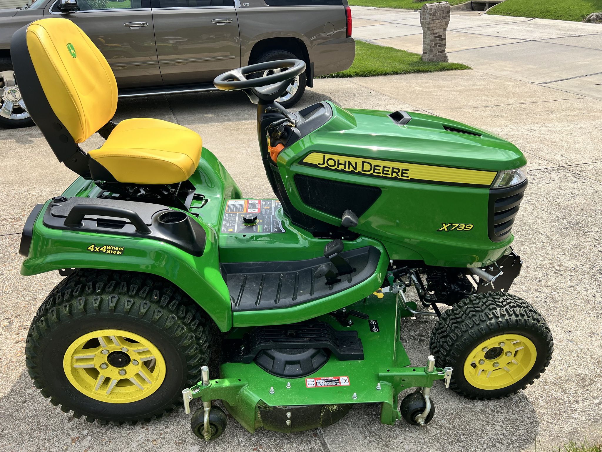 2024 John Deere X739 Image