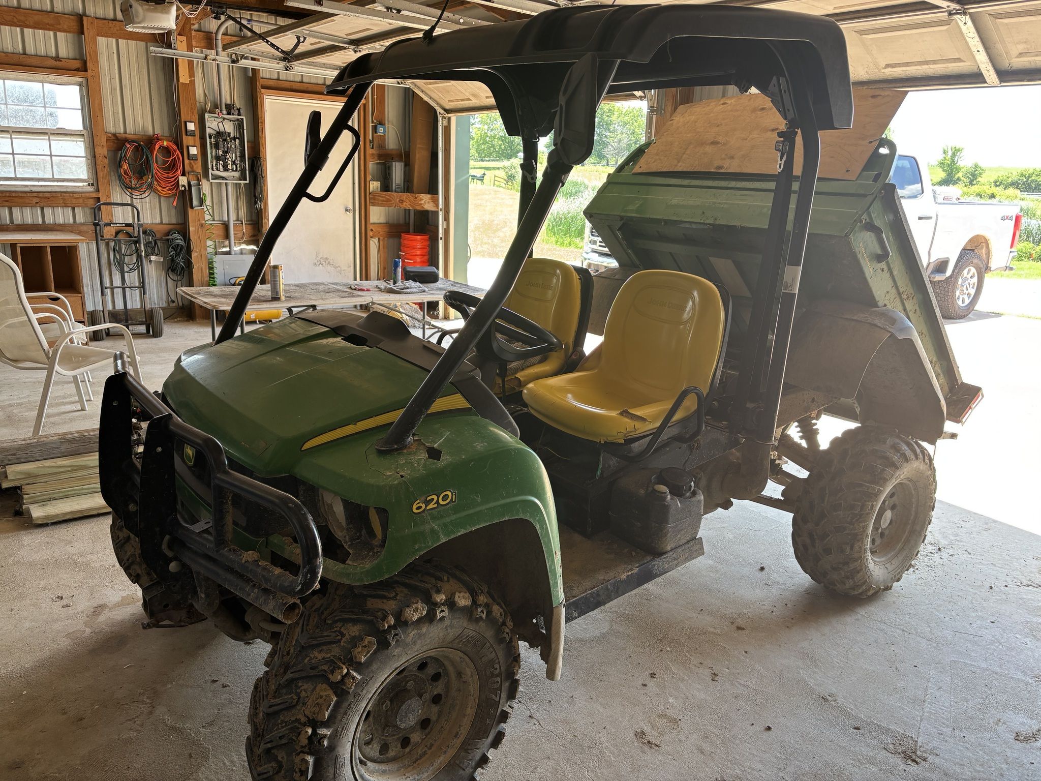 2010 John Deere XUV 620I GREEN Image