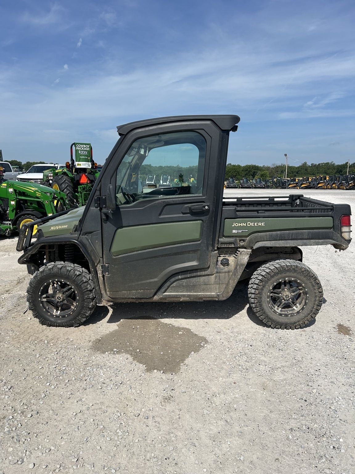 2023 John Deere XUV 835R Image