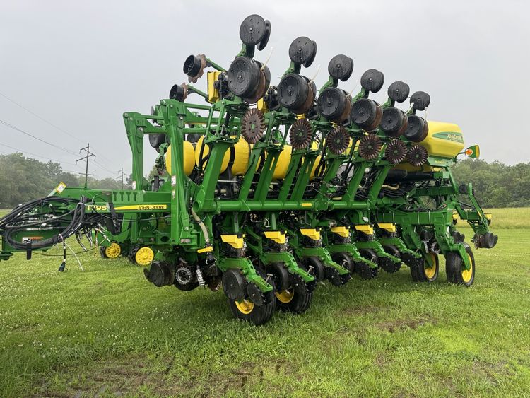 2015 John Deere 1795 Image