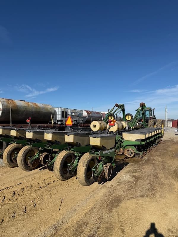 1998 John Deere 1770 Image