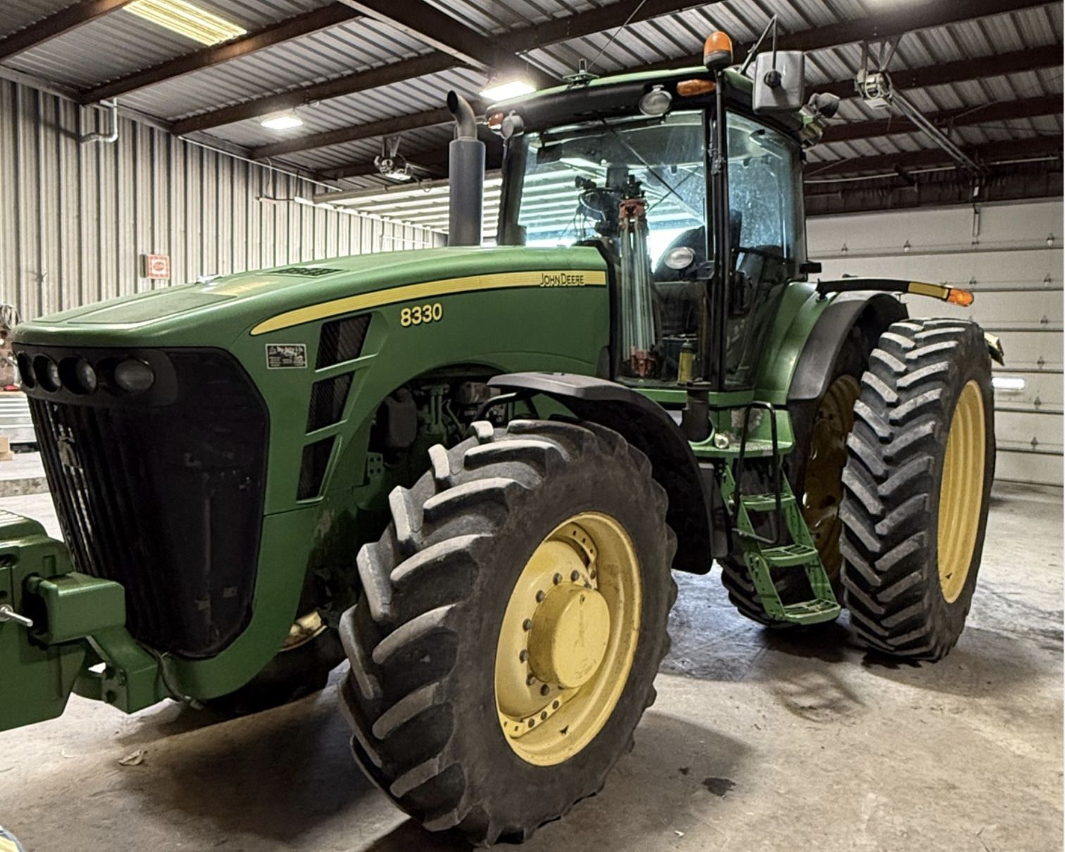 2009 John Deere 8330 Image