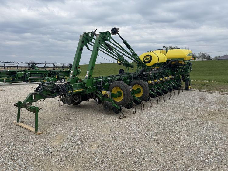 2011 John Deere 1770NT CCS Image