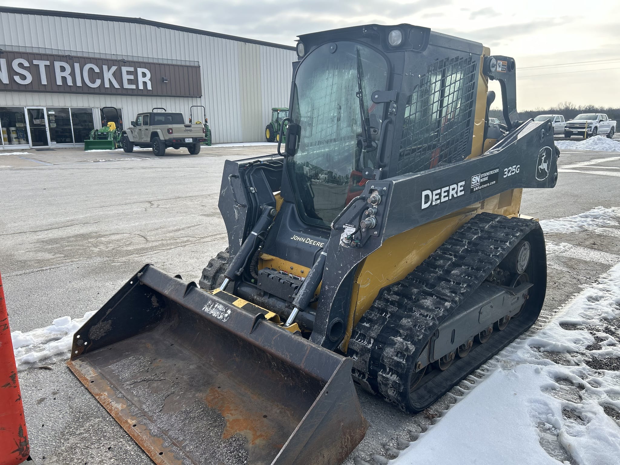 2023 John Deere 325G Image