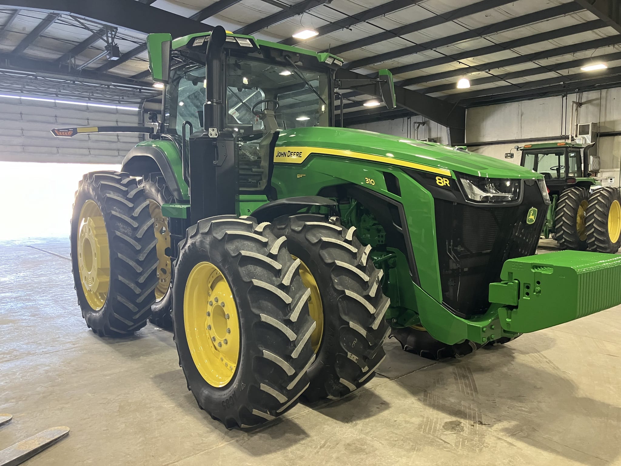 2025 John Deere 8R 310 Image
