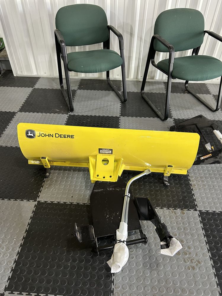2022 John Deere 44″ FRONT BLADE Image