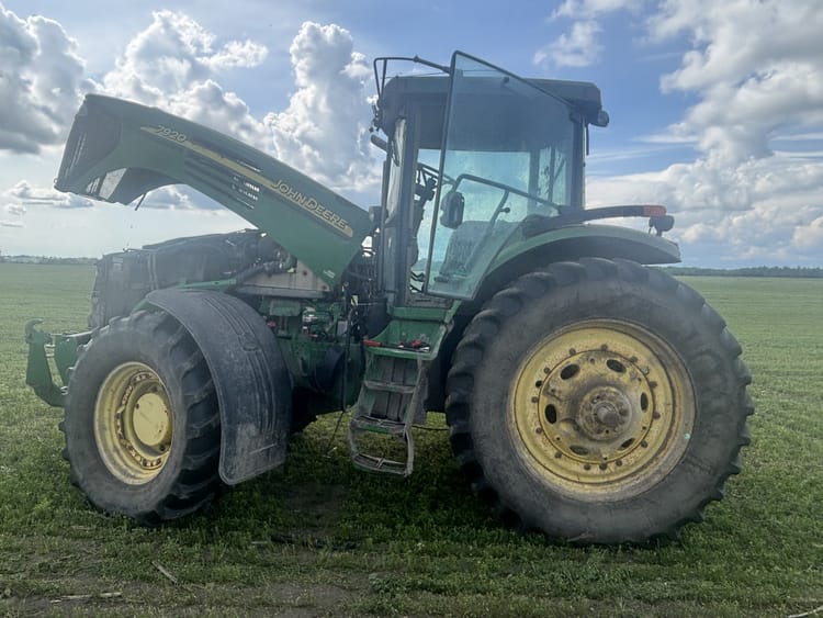 2004 John Deere 7920 Image