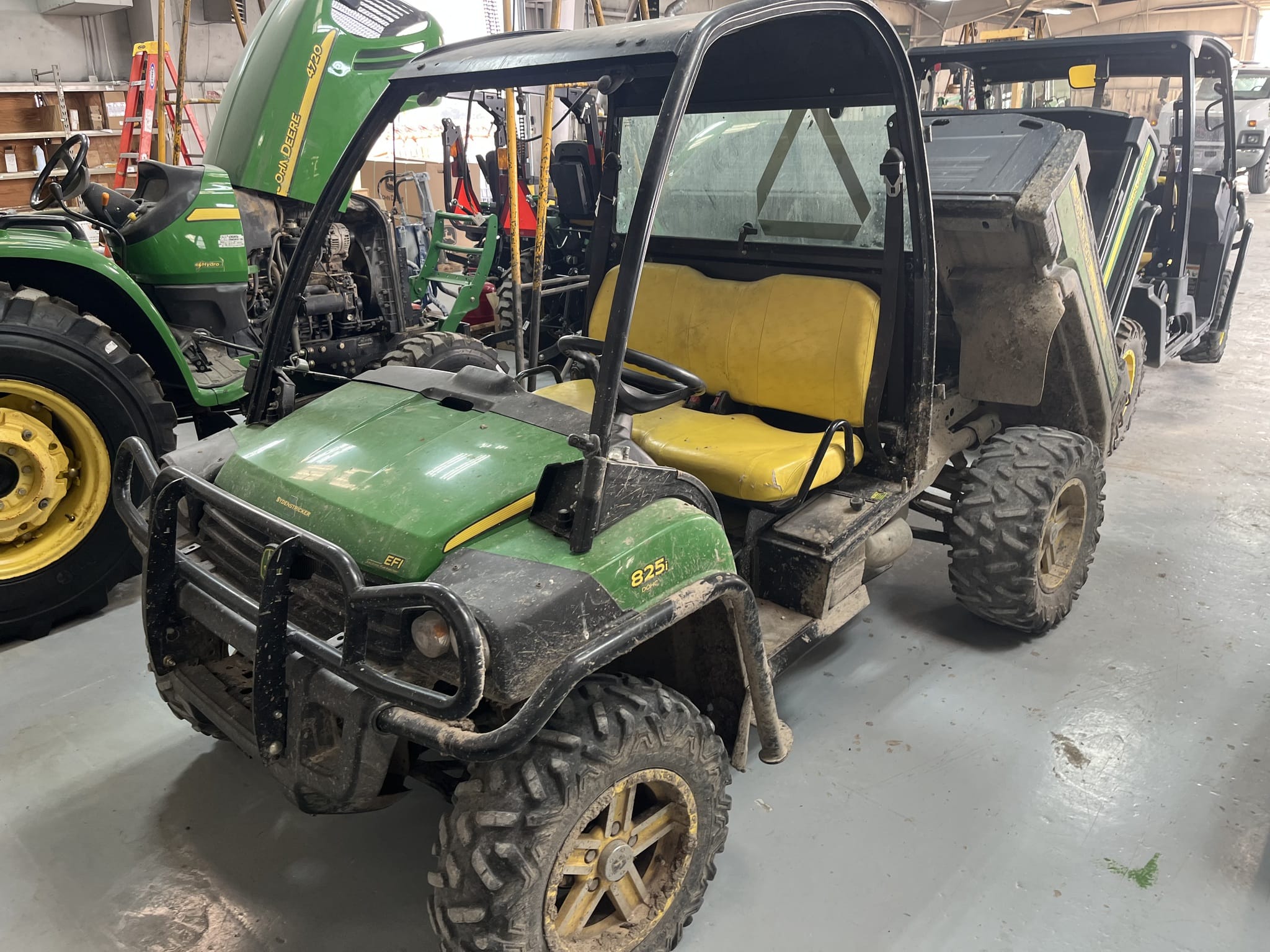 2011 John Deere XUV 825i Image