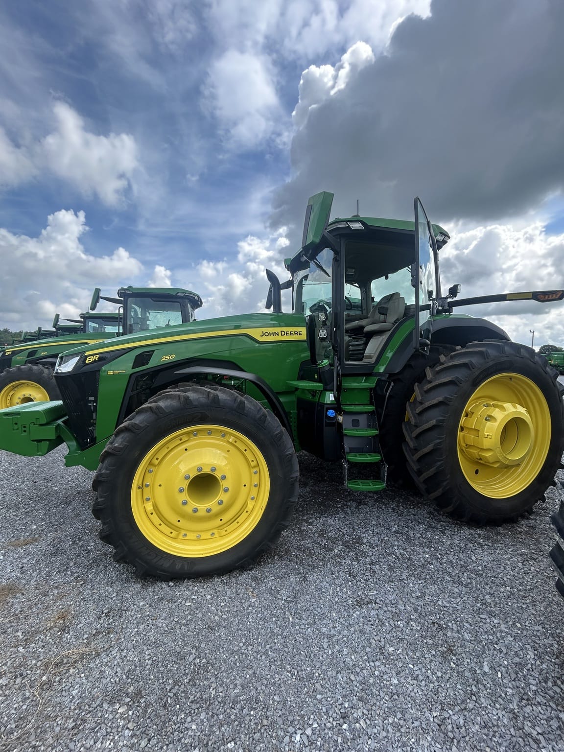 2024 John Deere 8R 250 Image