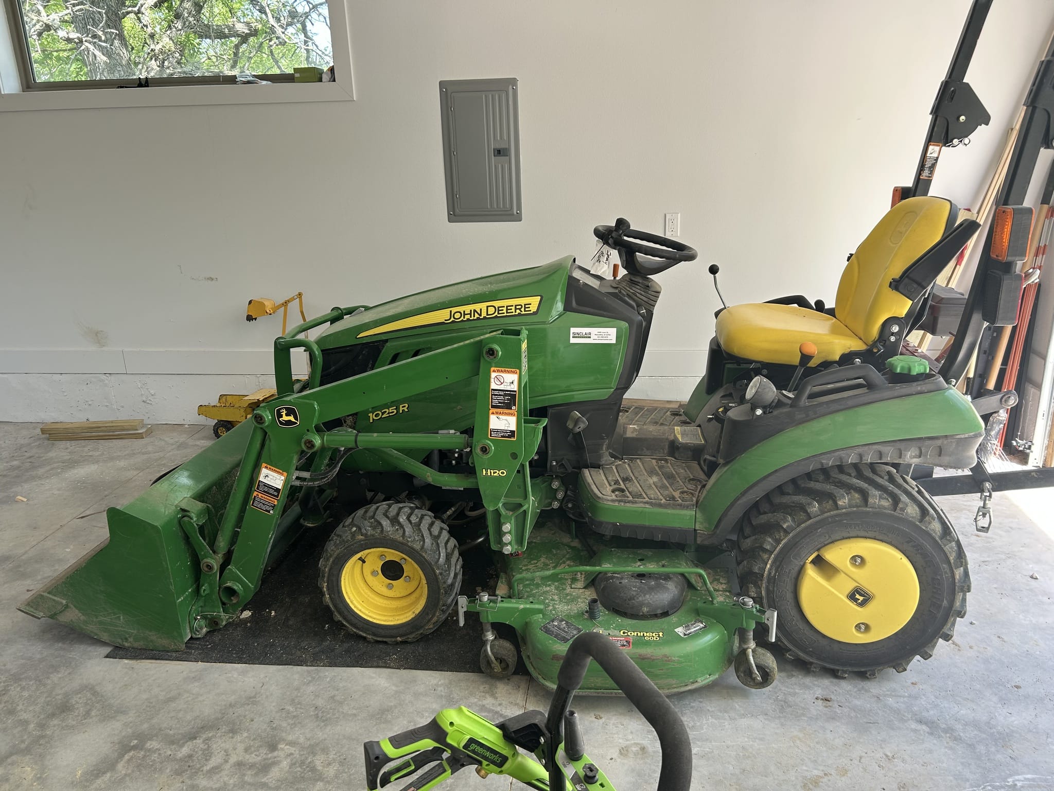 2016 John Deere 1025R Image