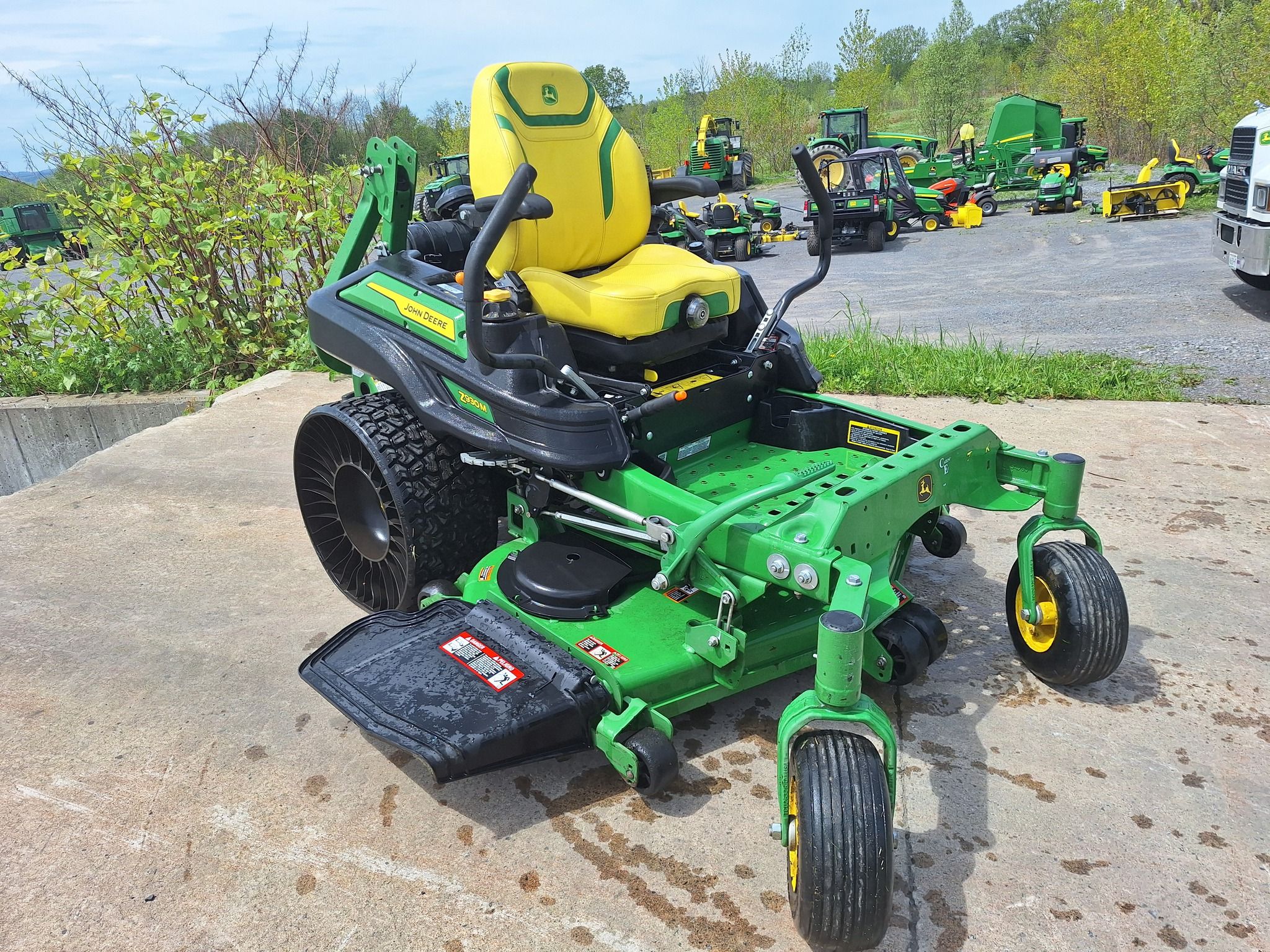2023 John Deere Z930M Image