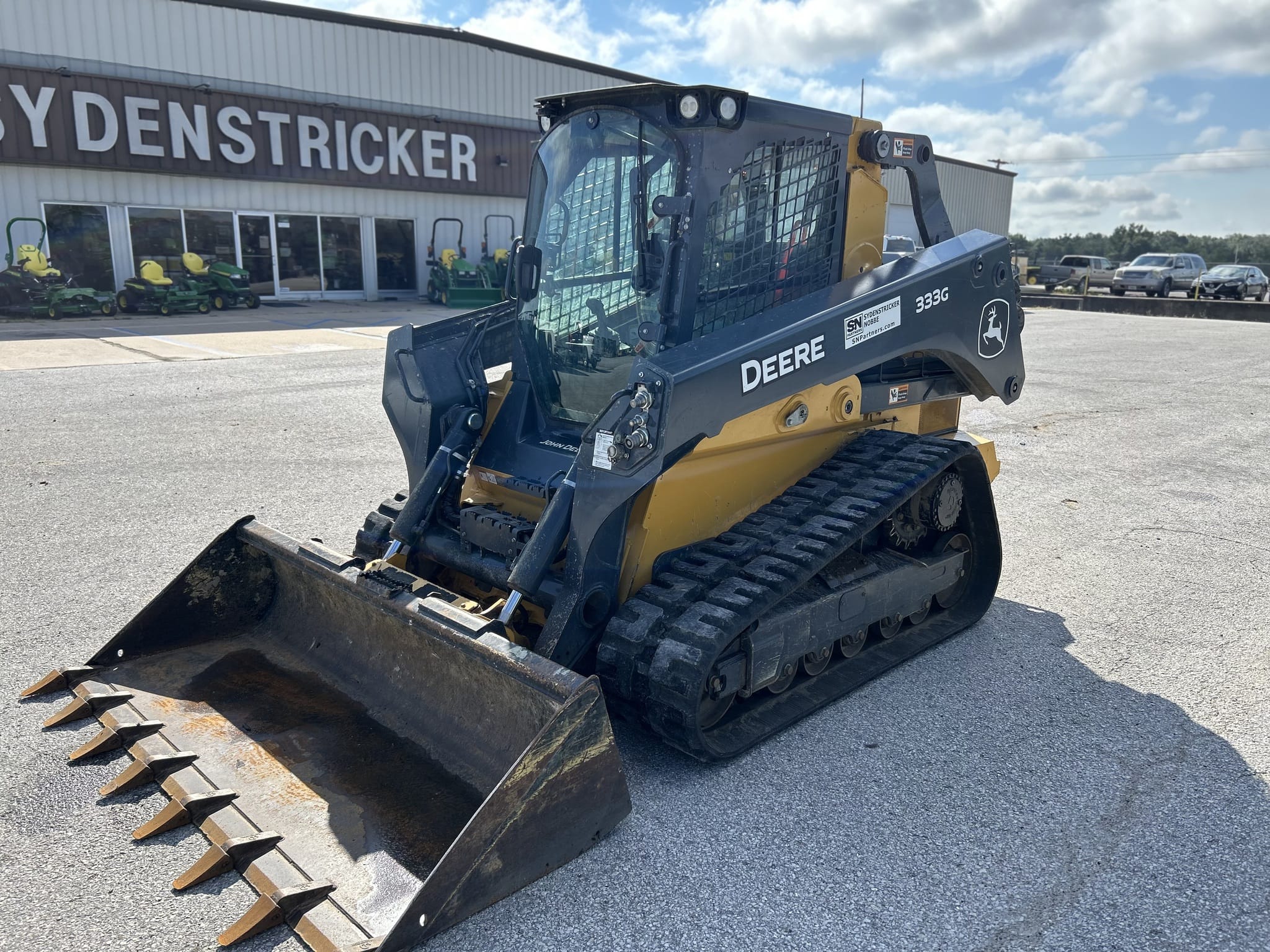 2023 John Deere 333G Image