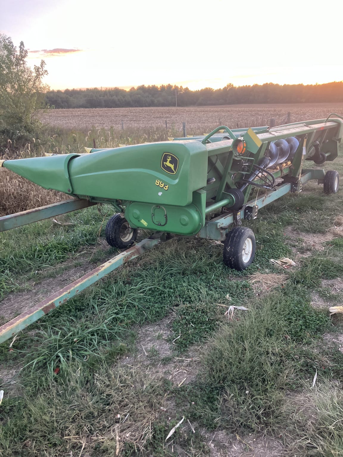 2002 John Deere 893 Image