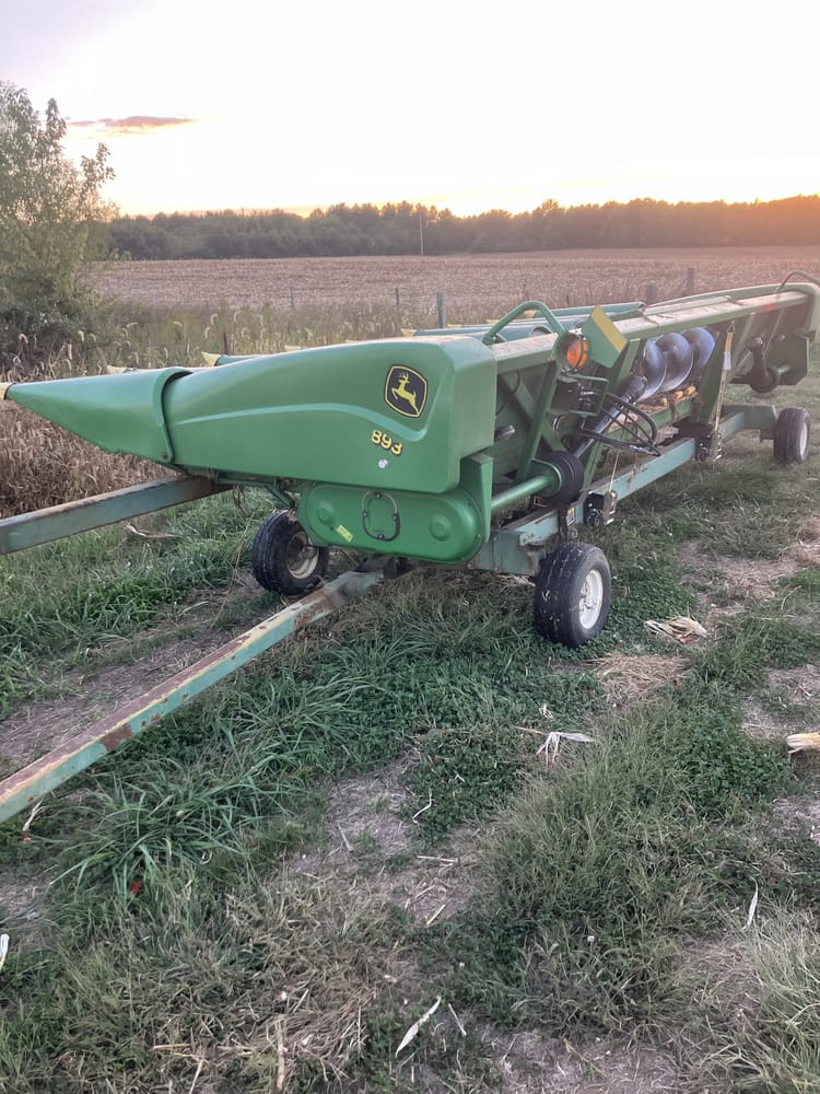 2002 John Deere 893 Image