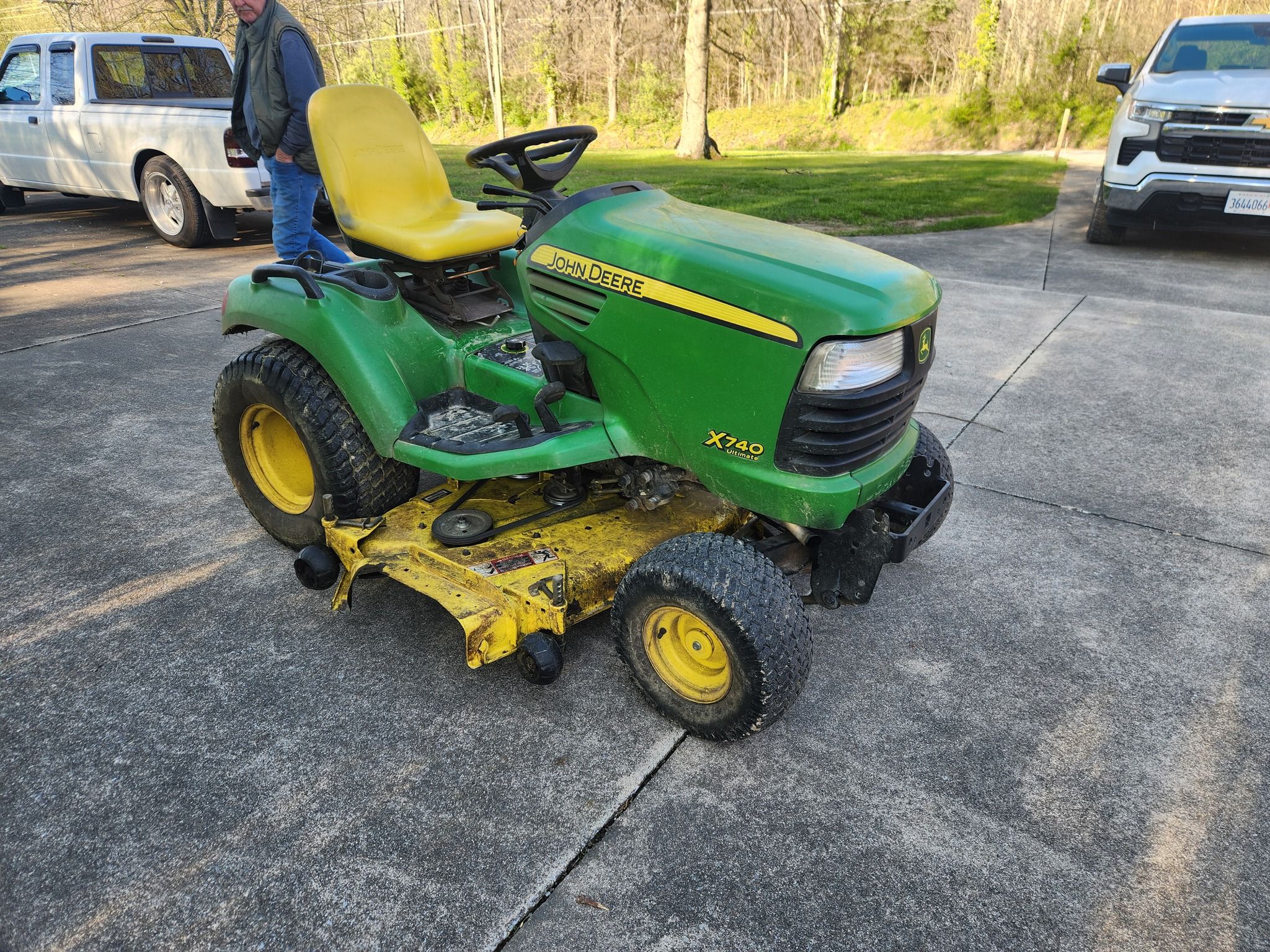 2008 John Deere X740 Image